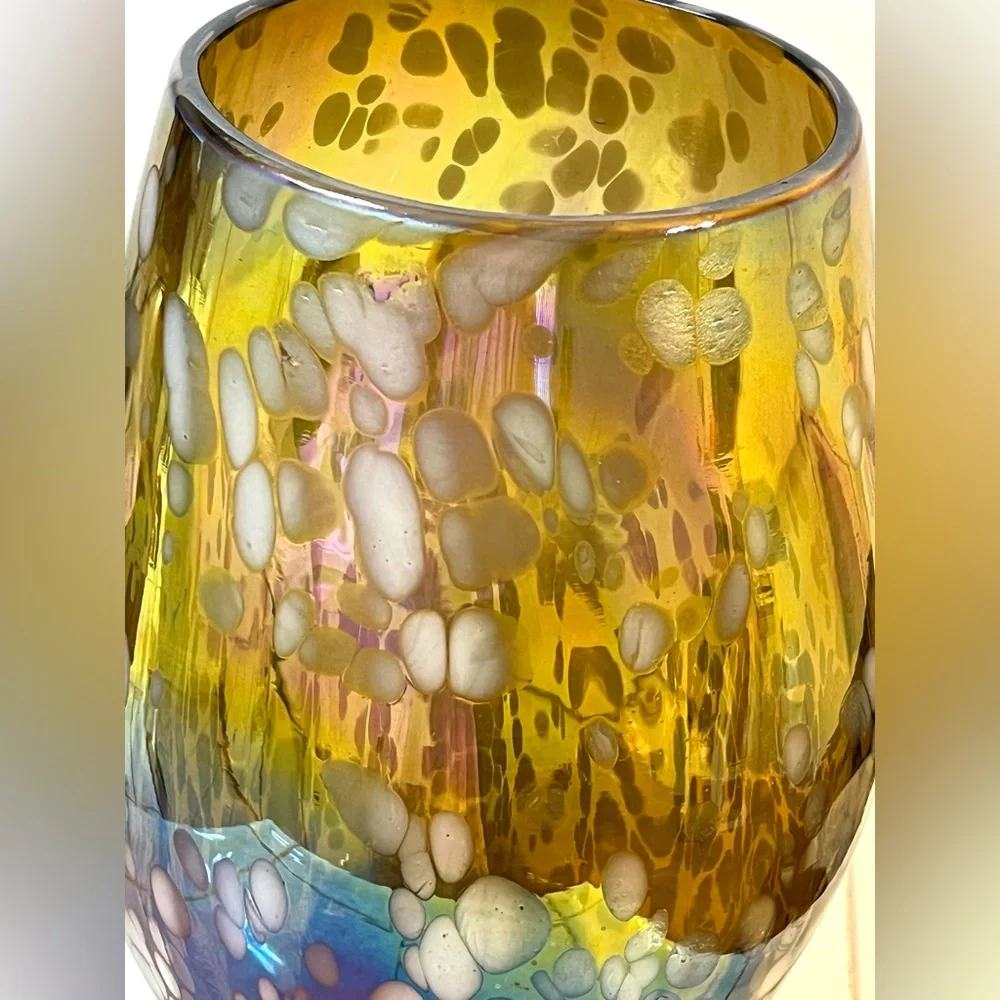 Z Gallerie White Confetti Luste Amber Ribbed Gold Iridescent Hand Blown Vase 9.5